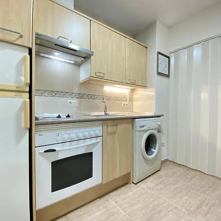 Fuengirola Holiday Apartment W/Balcony View & Pool Exterior photo