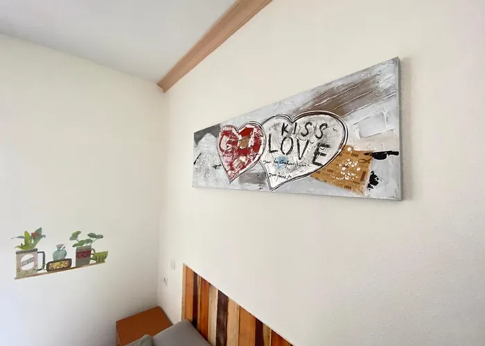 Fuengirola Holiday Apartment W/Balcony View & Pool